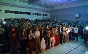 Fans follow the ESC 2025 Grand Final