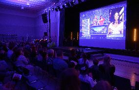 Fans follow the ESC 2025 Grand Final