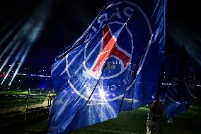 PSG celebrates 2024-2025 Ligue 1 trophy - FA