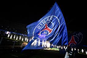 PSG celebrates 2024-2025 Ligue 1 trophy - FA