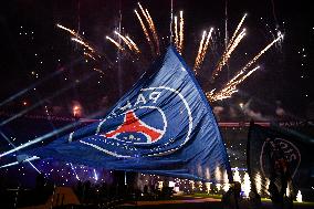 PSG celebrates 2024-2025 Ligue 1 trophy - FA