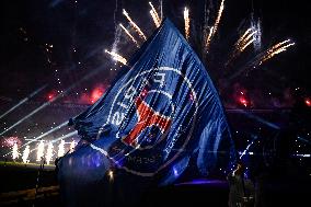PSG celebrates 2024-2025 Ligue 1 trophy - FA