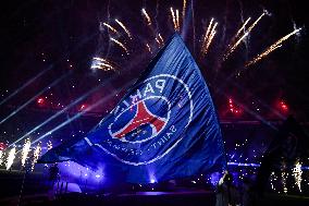 PSG celebrates 2024-2025 Ligue 1 trophy - FA