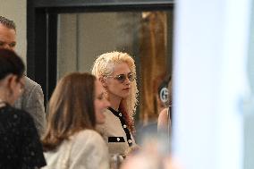 Cannes - Kristen Stewart Was Spotted At The Armani Caffe