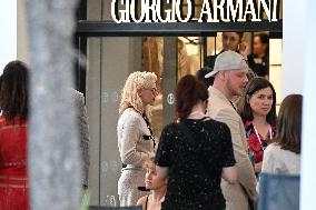 Cannes - Kristen Stewart Was Spotted At The Armani Caffe