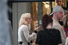 Cannes - Kristen Stewart Was Spotted At The Armani Caffe