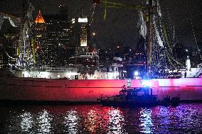 Mexican Navy Ship Cuauhtemoc's Collision With The Brooklyn Bridge - NYC