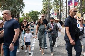 Cannes - Eva Longoria And Family On The Croisette