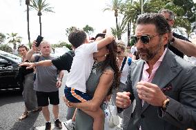Cannes - Eva Longoria And Family On The Croisette