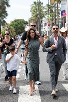 Cannes - Eva Longoria And Family On The Croisette