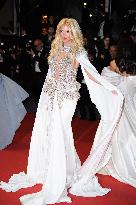 Cannes La Femme la plus riche du monde Red Carpet NG