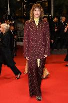 Cannes La Femme La Plus Riche Du Monde Premiere AM