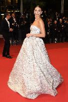 Cannes La Femme La Plus Riche Du Monde Premiere AM