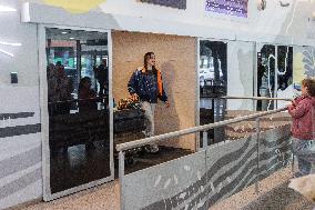 Tommy Cash arriving back home