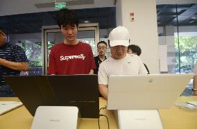 World First Huawei HarmonyOS Foldable Computer MateBook