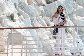 Cannes - Mariska Hargitay At Eden Roc
