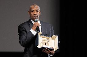 Cannes - Denzel Washington Receives A Surprise Palme d'Or d'Honneur