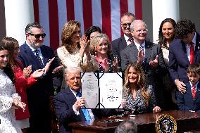 Donald Trump signs Take It Down Act - Washington