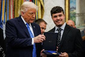 Trump Hosts Families of Fallen Officers, Announces Russia-Ukraine Peace Talks
