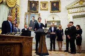 Trump Hosts Families of Fallen Officers, Announces Russia-Ukraine Peace Talks