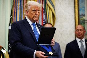 Trump Hosts Families of Fallen Officers, Announces Russia-Ukraine Peace Talks
