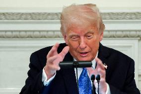 Trump Hosts Families of Fallen Officers, Announces Russia-Ukraine Peace Talks