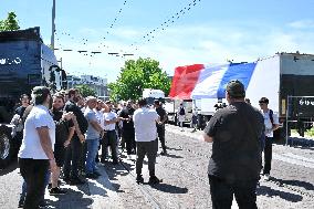 Demonstration of Angry Showmen - Strasbourg