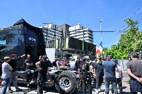 Demonstration of Angry Showmen - Strasbourg