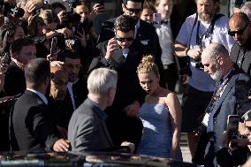 Cannes Scarlett Johansson, Colin Jost leave Hotel Marriott MP