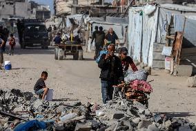 Palestinian Flee Following Israeli Displacement Orders - Palestine