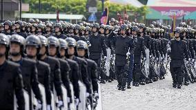 Tokyo riot police