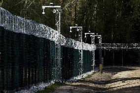 FINLAND - RUSSIA - BORDER - FENCE