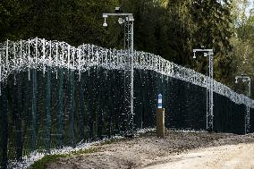 FINLAND - RUSSIA - BORDER - FENCE