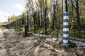 FINLAND - RUSSIA - BORDER - FENCE