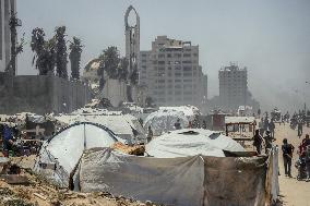 Gaza Seaport Becomes Displacement Shelter - Palestine