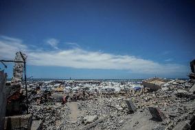Gaza Seaport Becomes Displacement Shelter - Palestine