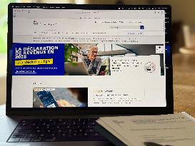 Illustration of Online Tax Declaration - France