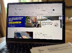 Illustration of Online Tax Declaration - France