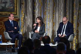Tour de France Press Conference At The Paris City Hall - Paris
