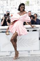 Cannes - Aisha Can’t Fly photocall DN