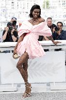 Cannes - Aisha Can’t Fly photocall DN