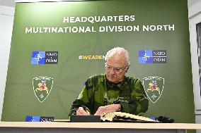 THE KING VISITS SWEDISH NATO SOLDIERS IN LATVIA