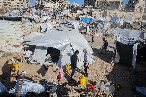 Gaza Seaport Becomes Displacement Shelter