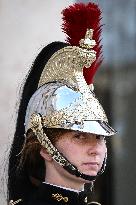 Emmanuel Macron welcomes Abiy Ahmed at the Elysee FA