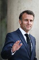 Emmanuel Macron welcomes Abiy Ahmed at the Elysee FA