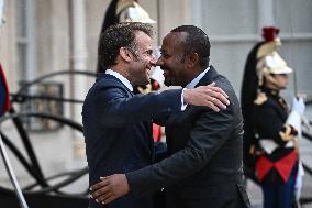 Emmanuel Macron welcomes Abiy Ahmed at the Elysee FA