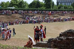 Roman Chariot Race During Emerita Lvdica - Spain