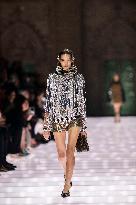 Louis Vuitton Cruise 2026 Runway - Avignon