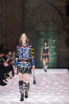 Louis Vuitton Cruise 2026 Runway - Avignon