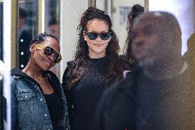 Cannes - Pregnant Rihanna Shopping at Boutique Messika
